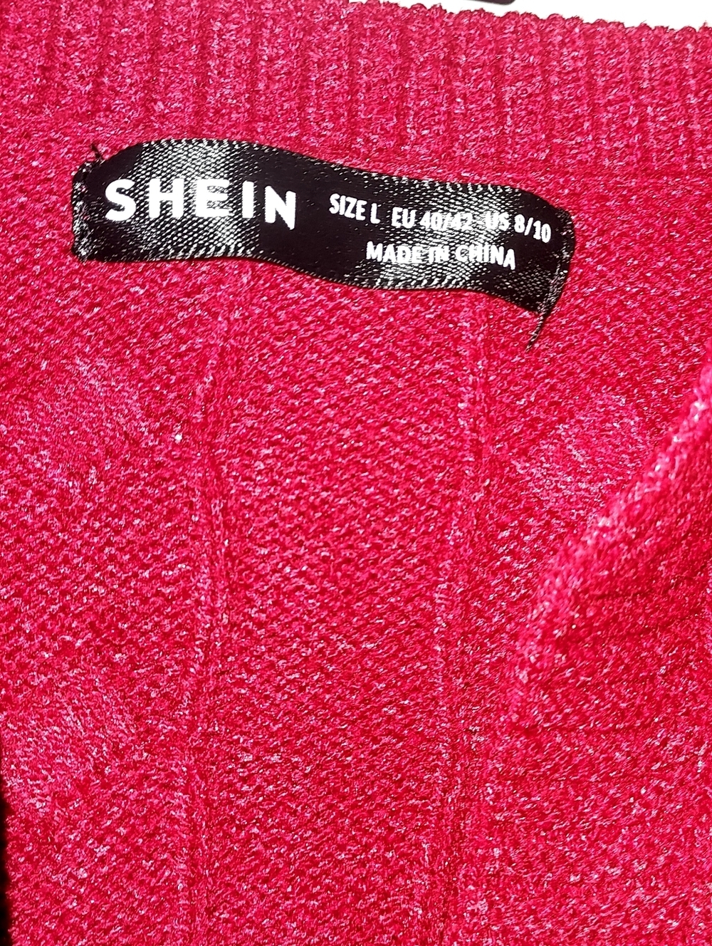 SHEIN Crimson Cable Knit V-Neck Sweater Cropped - Picture 2 of 4